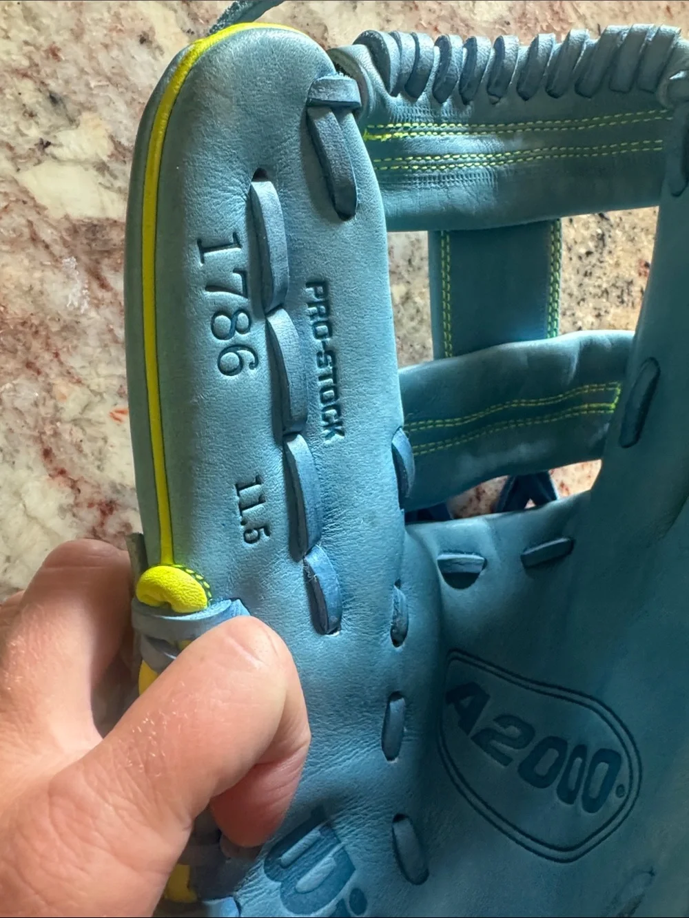 Wilson A2000 11.5in Baseball Glove - Picture 5 of 5